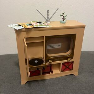 American girl, Maryellen’s television console